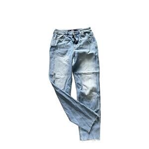 Hollister Ultra High-Rise Mom Jeans